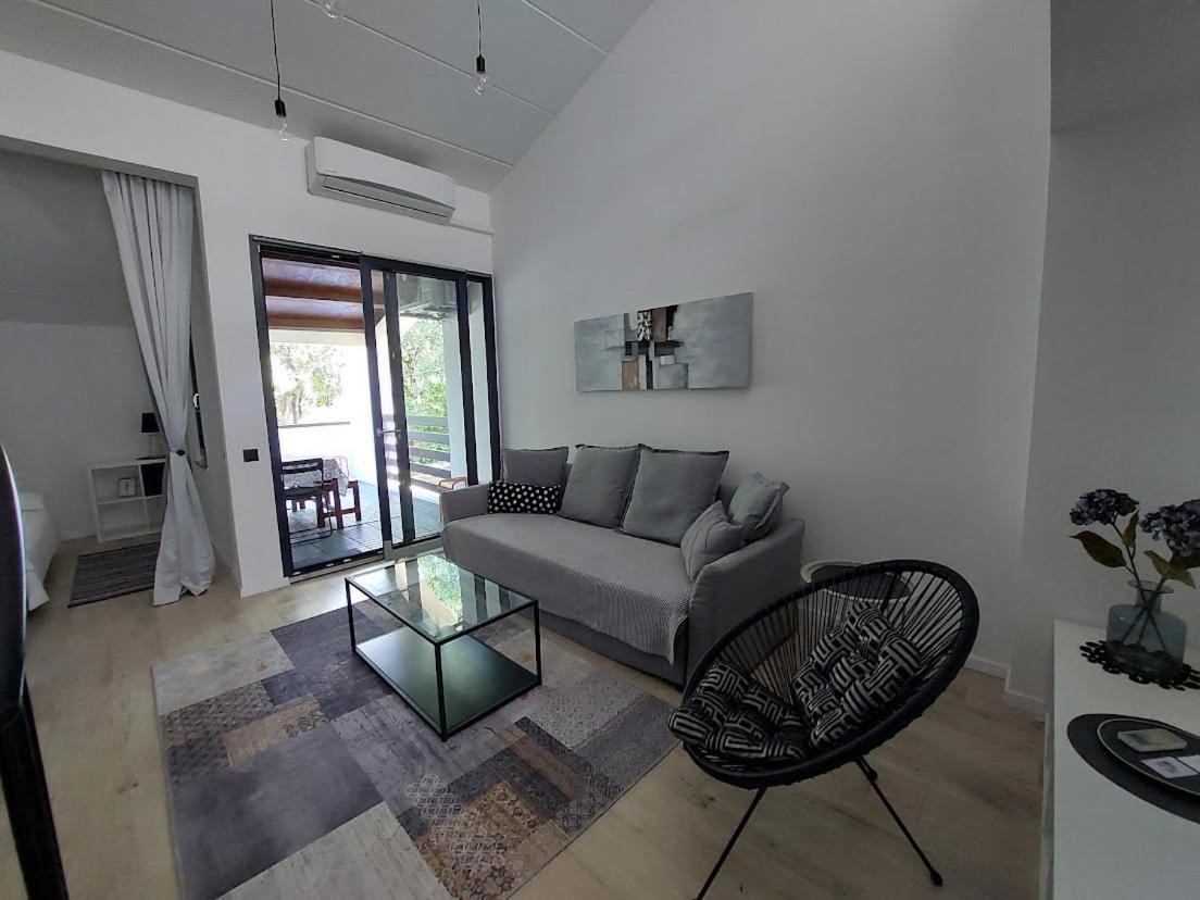 Gallery *